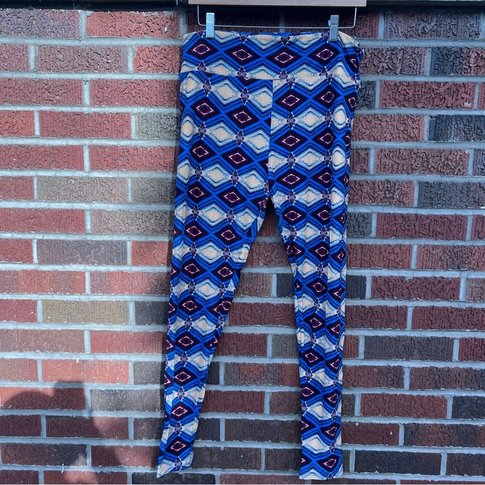 LuLaRoe Blue and Cream Diamond Argyle Printed Mid Rise Leggings